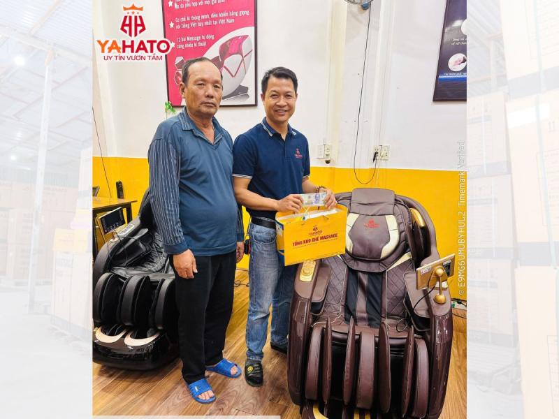   
          Ghế massage YAHATO 889 Pro giúp giảm đau vai gáy hiệu quả